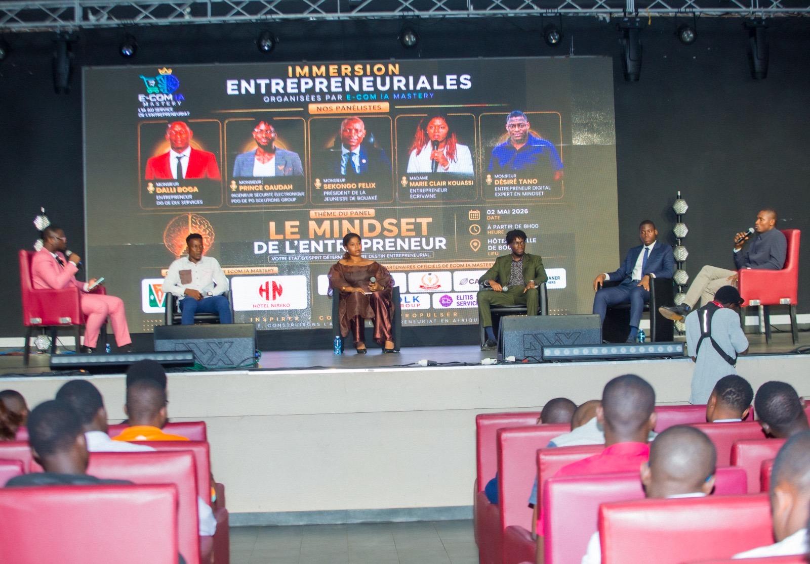 Panel d'entrepreneurs sur scène